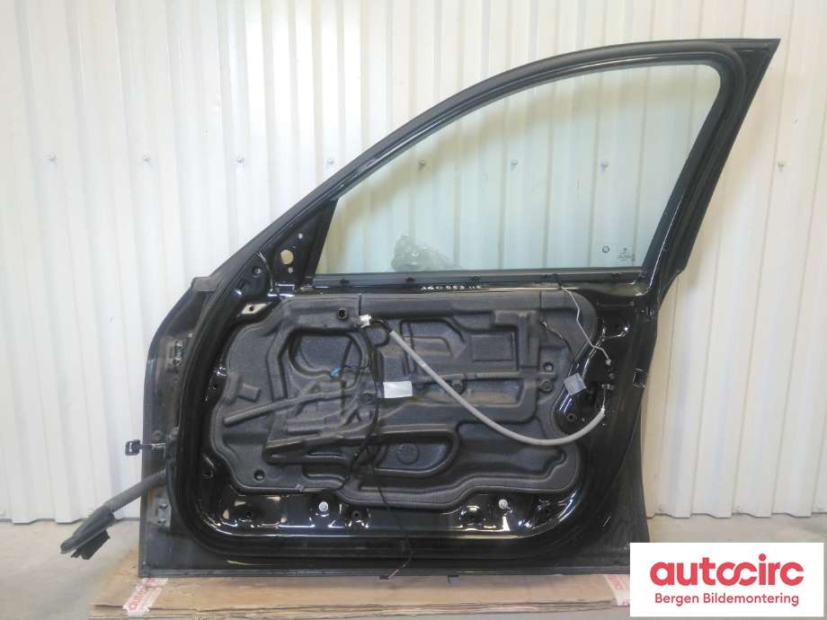 Dør høyre foran til BMW 3-Serie 2005-2011 (E90/E91/E92/E93) (E90/E91/E92/E93) (BMW|41 51 5 A2A 386|)