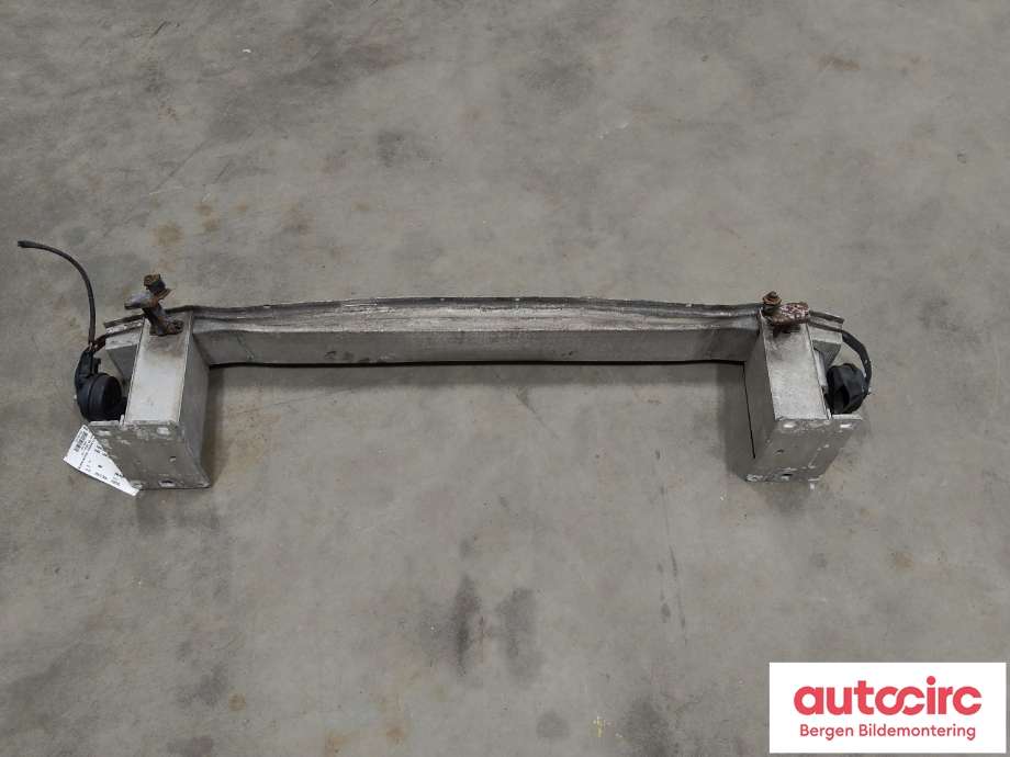 Støtfangerforsterkning foran til Audi Q5 2008-2012 (Type I, Fase 1)  (AUDI|8R0 807 113 B|)