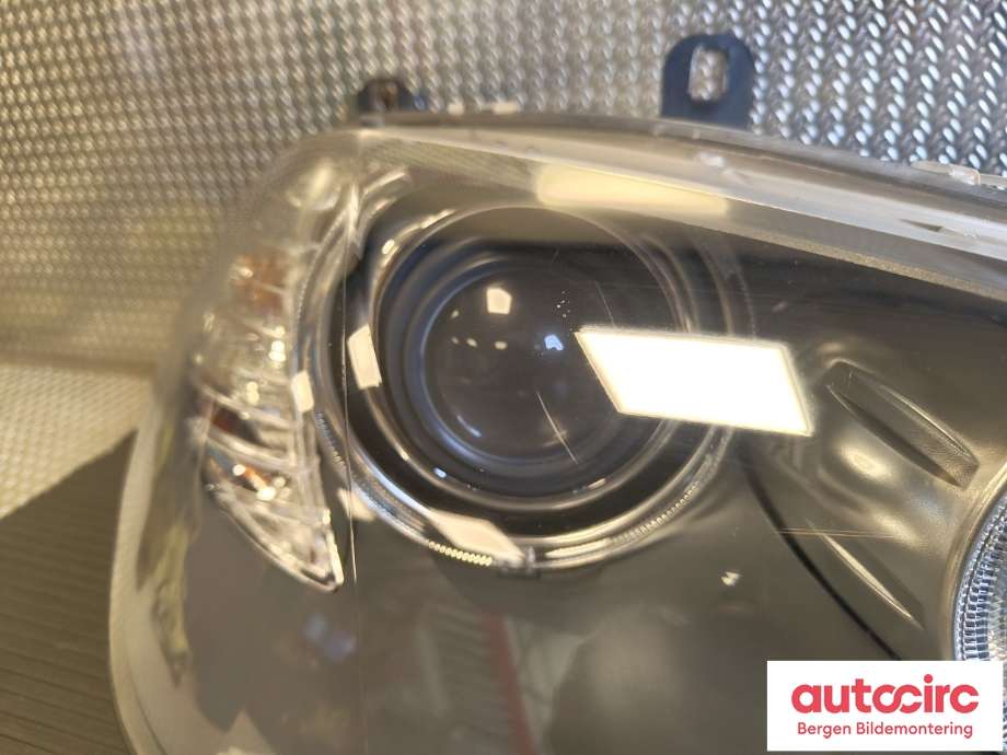 Frontlykt høyre xenon til BMW X5 2007-2013 (E70) (E70) (BMW|63 11 7 288 992|)
