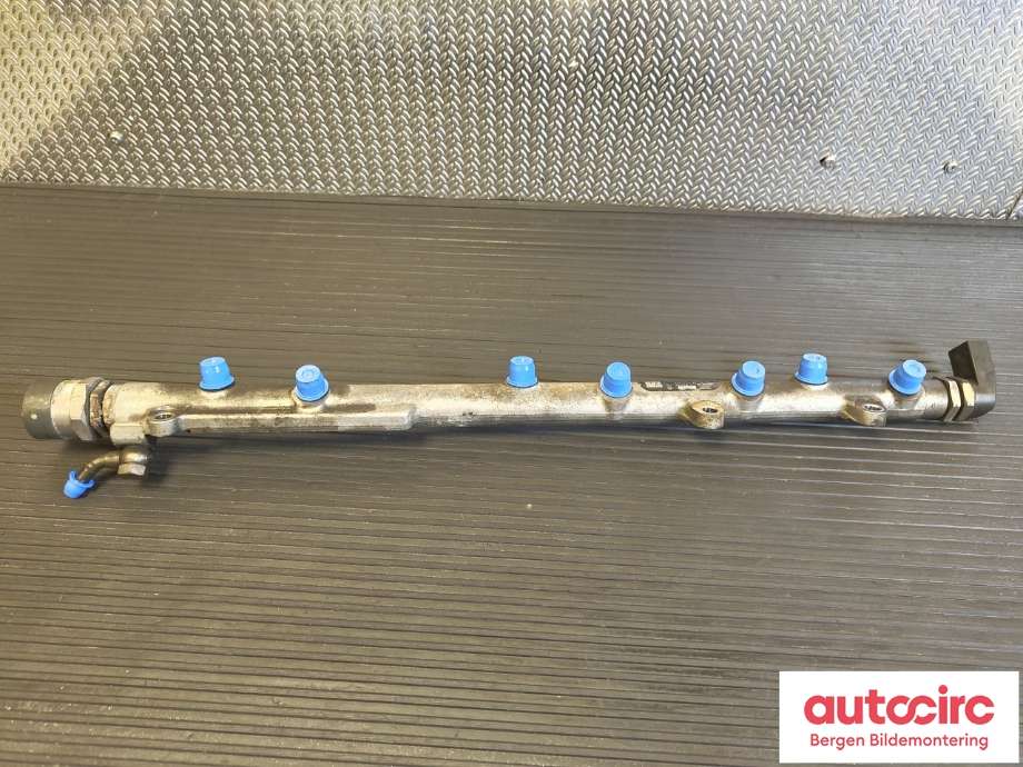 Dyseskinne (fuelrail) til BMW X5 2007-2013 (E70) (E70) (BMW|13 53 7 805 727|)