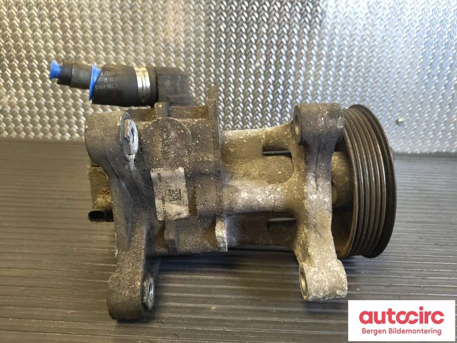 Servo pumpe mekanisk til BMW X5 2007-2013 (E70) (E70) (BMW|32 41 6 796 461|)