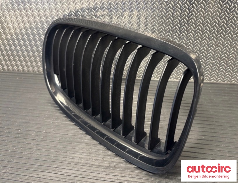 Grill høyre til BMW 3-Serie 2005-2011 (E90/E91/E92/E93) (E90/E91/E92/E93) (BMW|51 13 7 201 968|)