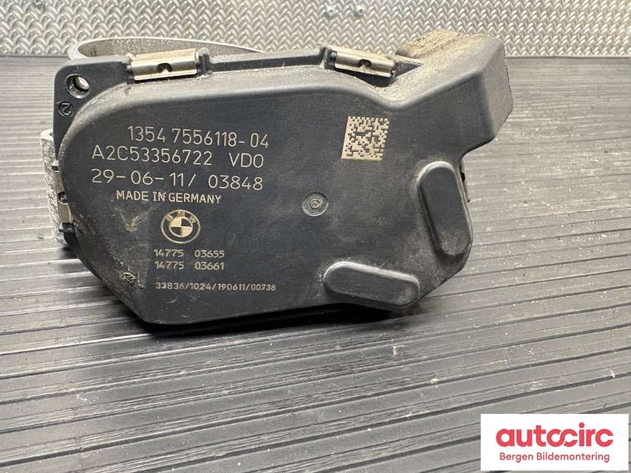 Spjeldhus til BMW 3-Serie 2005-2011 (E90/E91/E92/E93) (E90/E91/E92/E93) (BMW|13 54 7 556 118|)