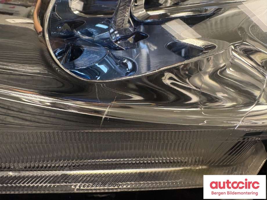 Frontlykt høyre halogen til Nissan Leaf 2011-2017 (Type I) (NISSAN|260103NL5A|)