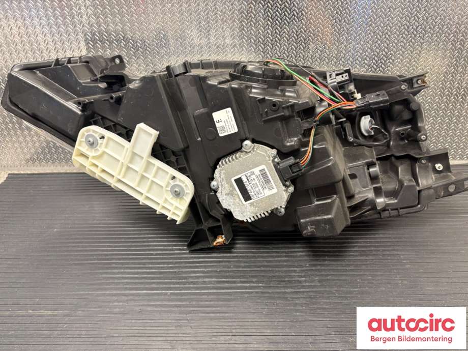 Frontlykt høyre halogen til Nissan Leaf 2011-2017 (Type I) (NISSAN|260103NL5A|)