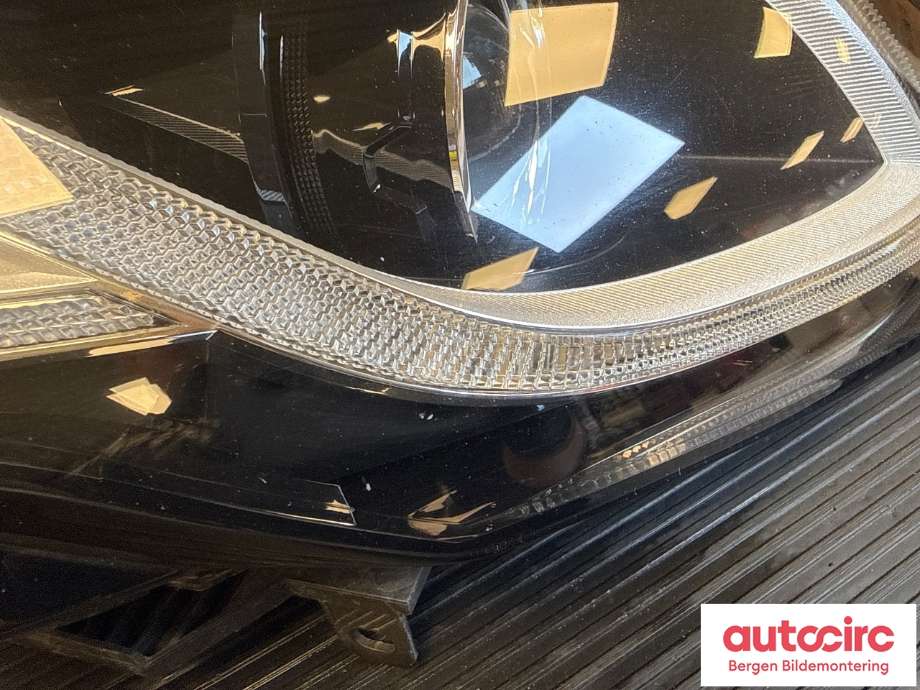 Frontlykt høyre halogen til Land Rover Range Rover, Evoque 2011-2019 (Type I)  (LAND-ROVER|GJ3213W029EE|LR072619|LR084570)