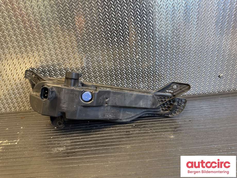 Tåkelykt høyre foran til Land Rover Range Rover, Evoque 2011-2019 (Type I) (LAND-ROVER|GJ3215201AB|LR072646|LR136873)