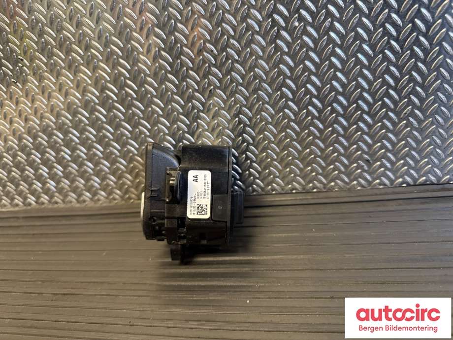 Bryter elektrisk håndbrekk/parkbrems til Land Rover Range Rover, Evoque 2011-2019 (Type I) (LAND-ROVER|GJ322B623AA|LR071144|)