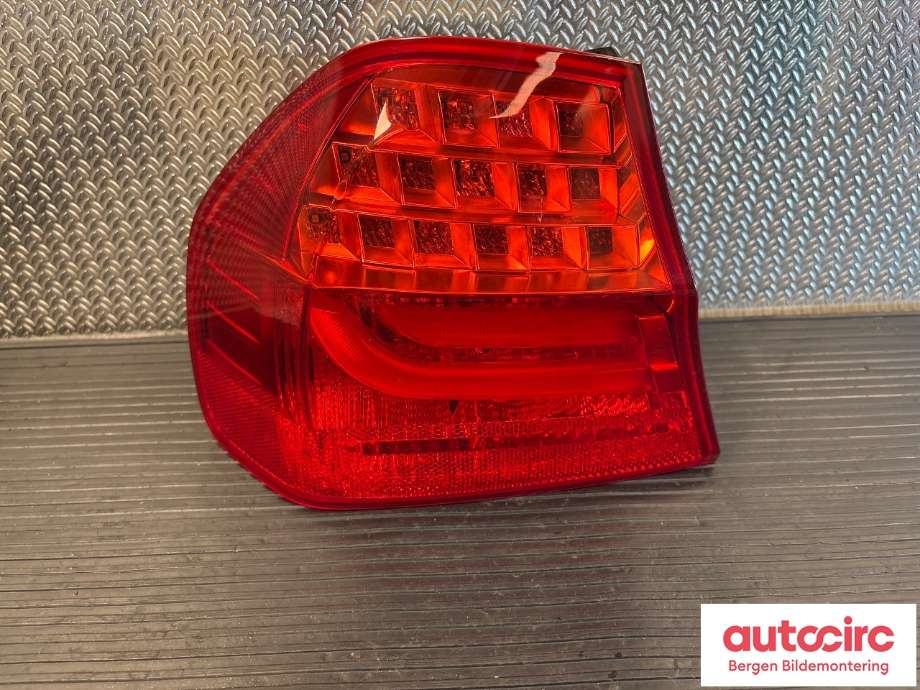Baklykt venstre til BMW 3-Serie 2005-2011 (E90/E91/E92/E93) (E90/E91/E92/E93) (BMW|63 21 7 289 425|63 21 4 871 731|)