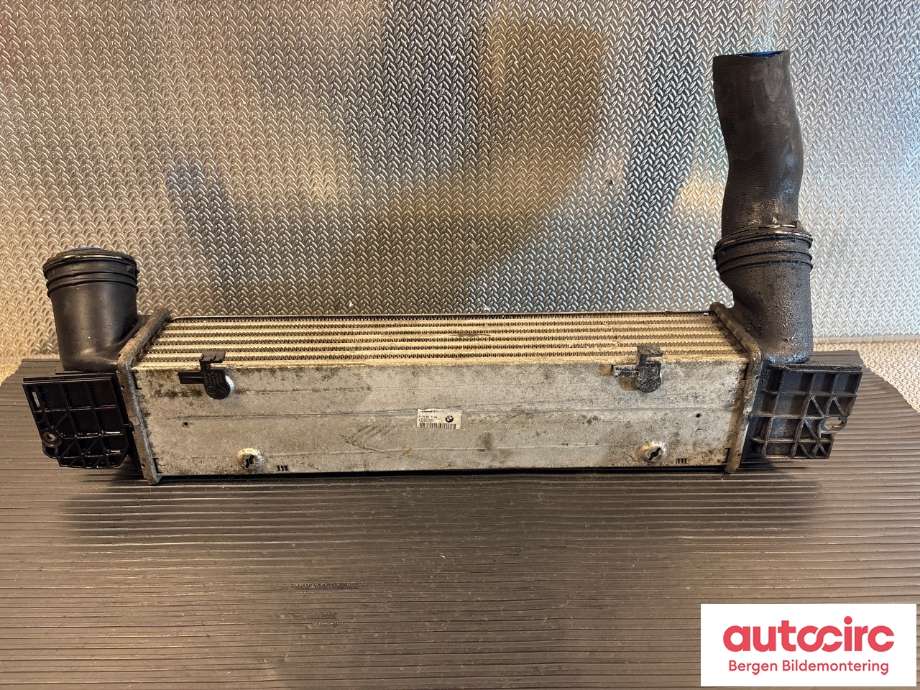 Intercooler til BMW 3-Serie 2005-2011 (E90/E91/E92/E93) (E90/E91/E92/E93) (BMW|17 51 2 162 455|)