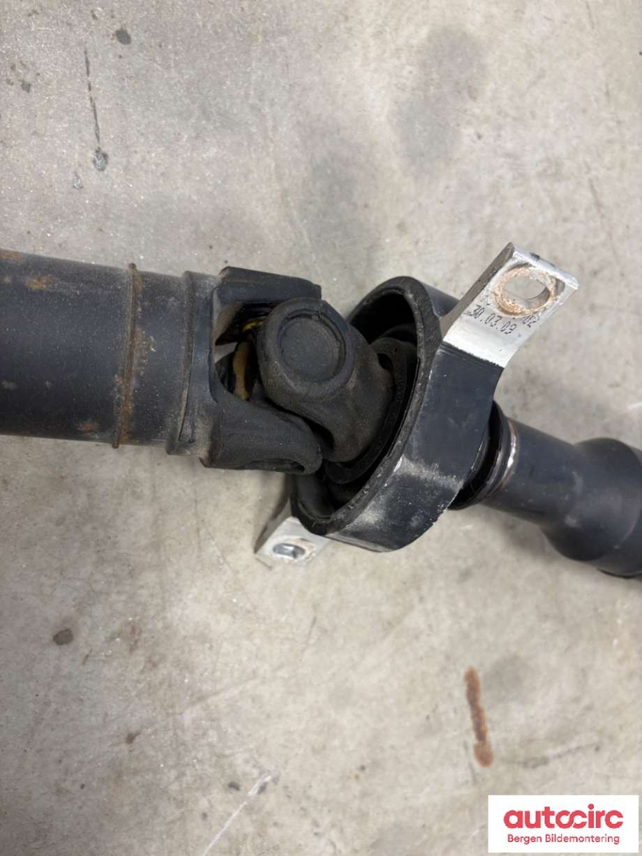 Mellomaksel til BMW 3-Serie 2005-2011 (E90/E91/E92/E93) (E90/E91/E92/E93) (BMW|26 10 7 573 482|)