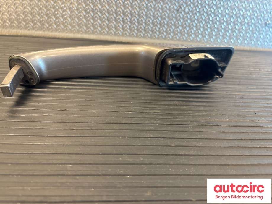 Dørhåndtak utv høyre til BMW i3 2013-2022  (BMW|51 21 7 379 753|)