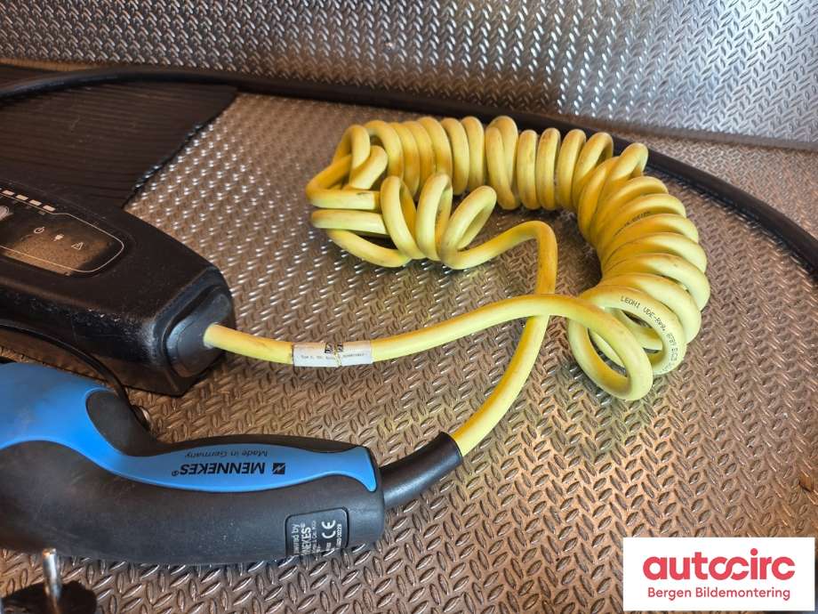 Batterilader kabel til Mercedes E-Klasse 2016-2023 (W213) (W213) (MERCEDES||A0005832501)