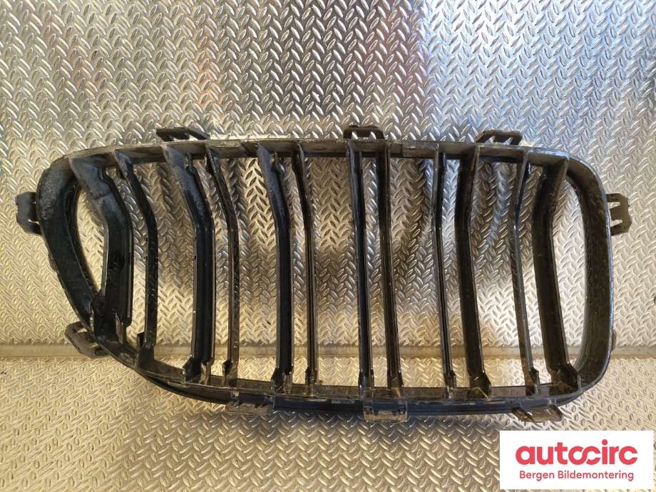Grill venstre til BMW 5-Serie 2010-2017 (F10/F11) (F10/F11) (BMW|51 13 7 200 727|)