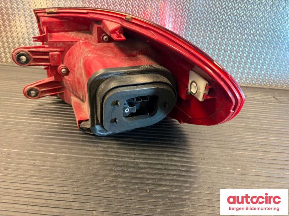 Baklykt venstre til VW Tiguan 2011-2016 (Type I, Fase 2) (VOLKSWAGEN|5N0 945 095 Q|)