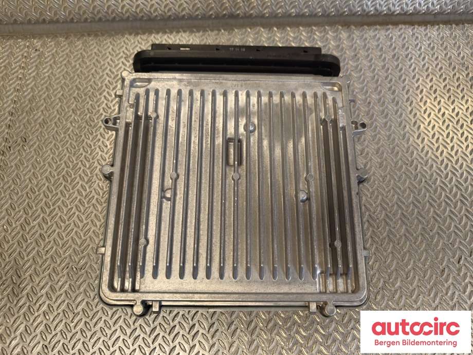 Styreenhet motor til BMW 5-Serie 2010-2017 (F10/F11) (F10/F11) (BMW|13 61 8 518 891|)