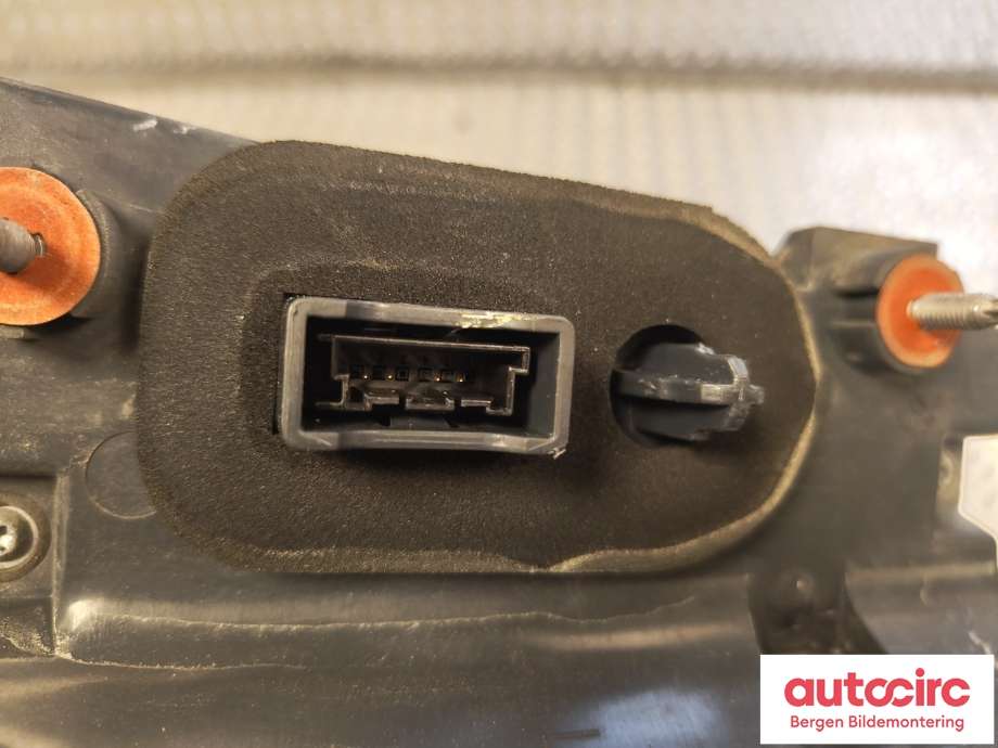 Baklykt venstre til BMW 5-Serie 2010-2017 (F10/F11) (F10/F11) (BMW|63 21 7 203 233|)