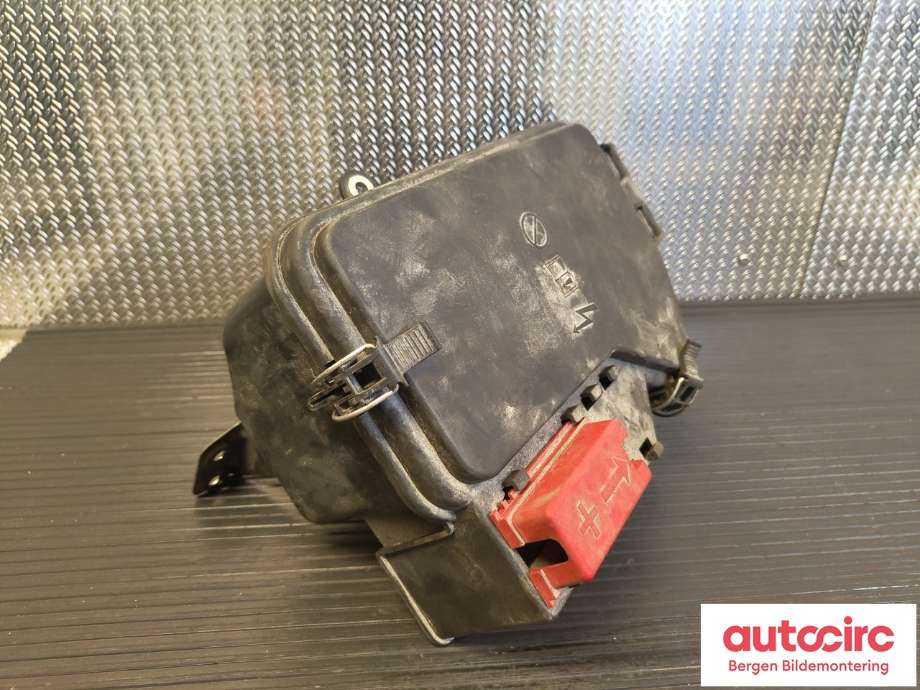 Sikringsboks til Mercedes Vito 2014-->> (W447) (W447) (MERCEDES|A 246 906 71 00|A 447 545 00 69|A 447 540 00 82)