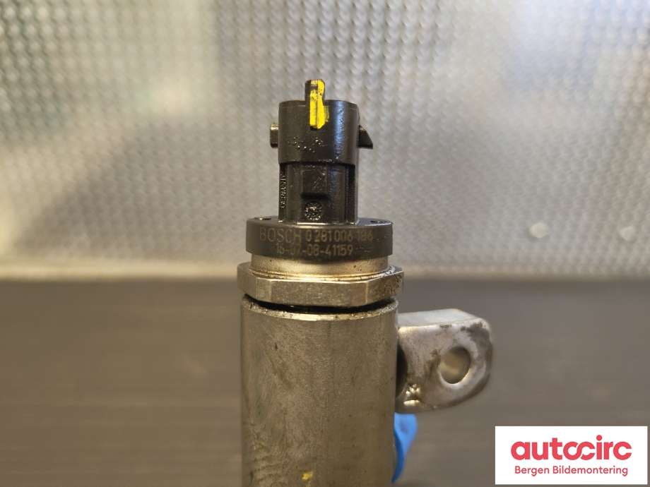 Dyseskinne (fuelrail) til Mercedes Vito 2014-->> (W447) (W447) (MERCEDES|A 626 070 00 95|)