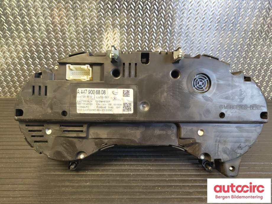 Instrumentpanel til Mercedes Vito 2014-->> (W447) (W447) (MERCEDES|A 447 900 68 08|A 447 900 19 11|)