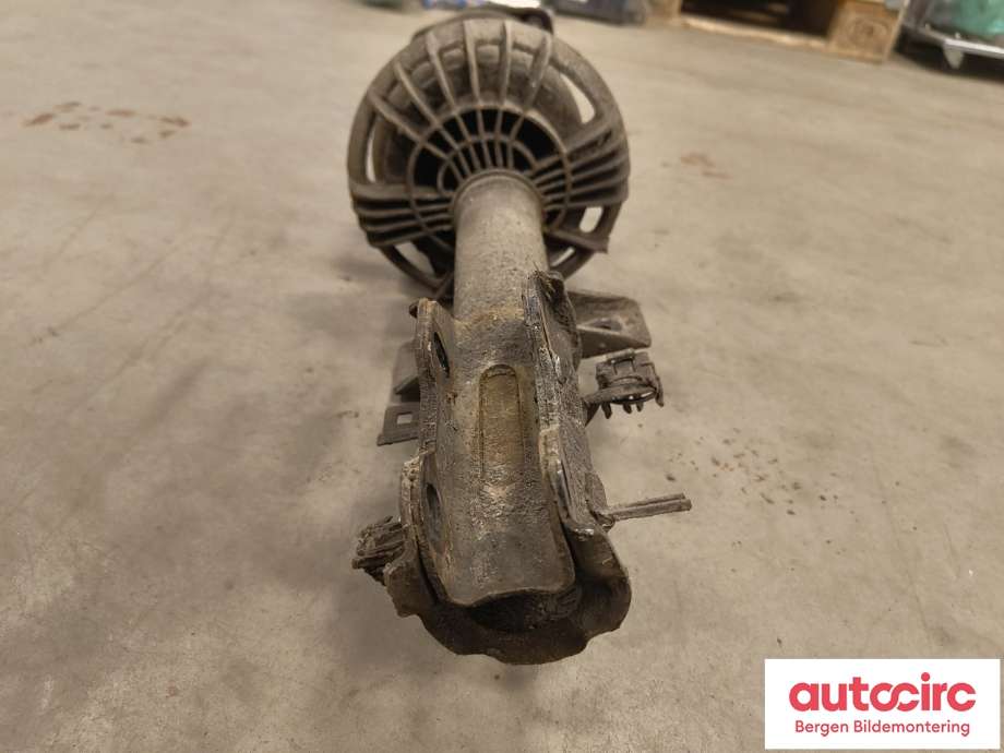 Diverse deler til Mercedes Vito 2014-->> (W447) (W447) (MERCEDES|A 447 320 57 38|A 447 321 11 04|A 447 321 08 00)