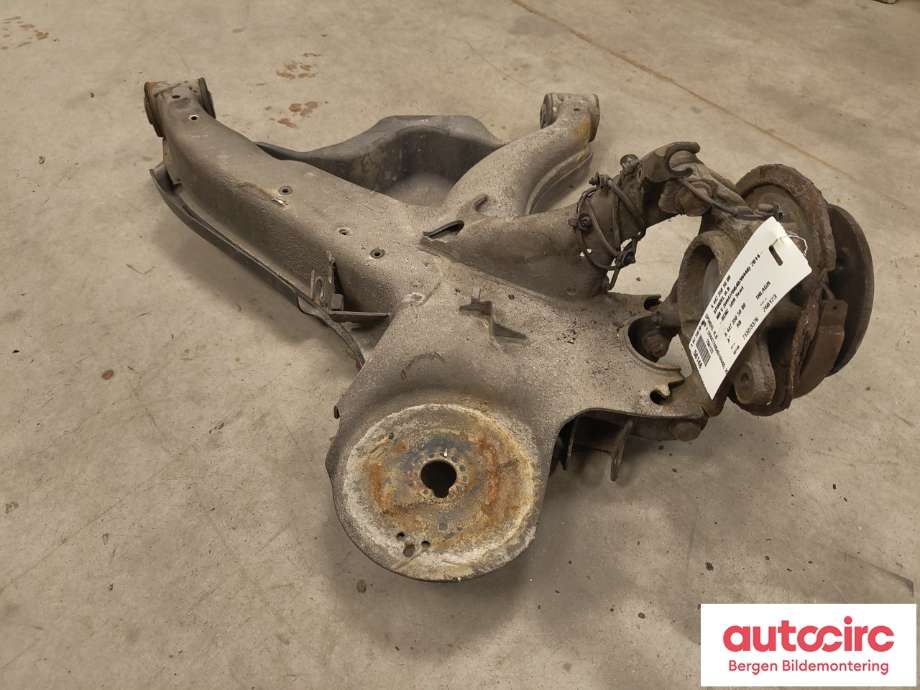 Hjulspindel høyre bak til Mercedes Vito 2014-->> (W447) (W447) (MERCEDES|A 447 350 50 00|A 447 350 58 00|)