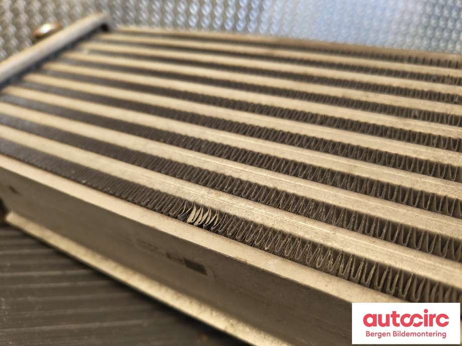 Intercooler til Toyota Auris 2013-2015 (Type II, Fase 1) (TOYOTA|179400N080|)