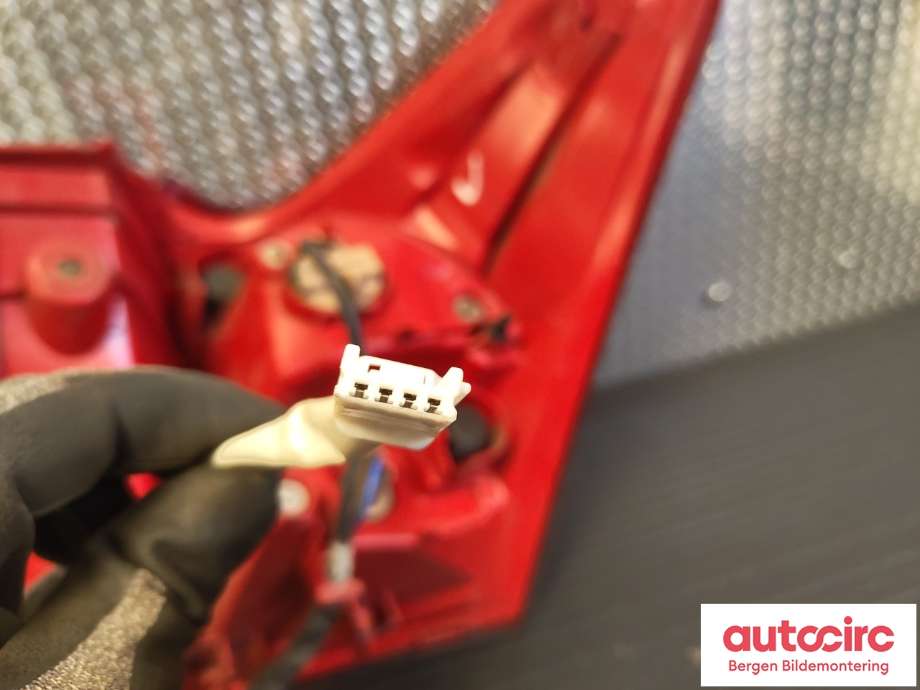 Baklykt venstre til Toyota Auris 2013-2015 (Type II, Fase 1)  (TOYOTA|8156102740|)