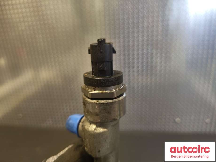 Dyseskinne (fuelrail) til Toyota Auris 2013-2015 (Type II, Fase 1)  (TOYOTA|2381033030|2381033031|)