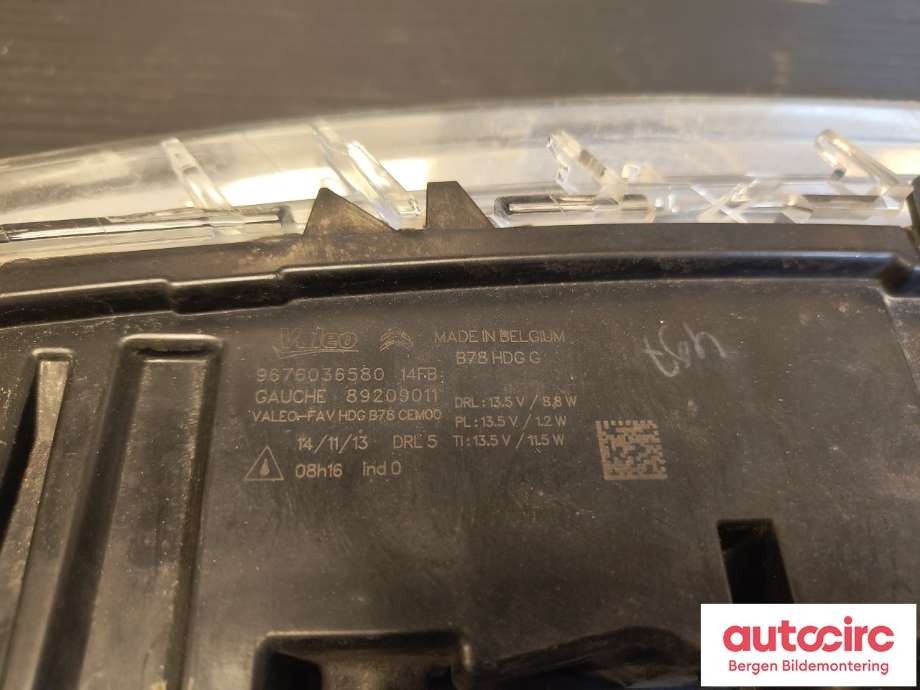 Frontlykt venstre halogen til Citroën C4, Picasso 2013-2018 (Type II) (CITROEN|96 760 365 80|)