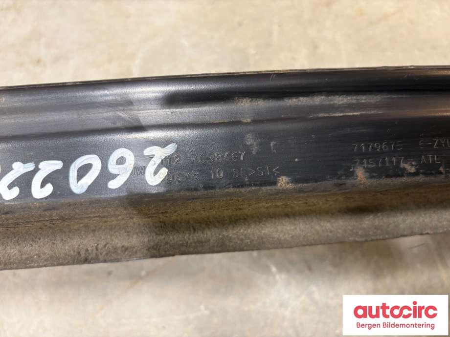 Støtfangerforsterkning bak til BMW 3-Serie 2005-2011 (E90/E91/E92/E93) (E90/E91/E92/E93) (BMW|51 12 7 058 467|)