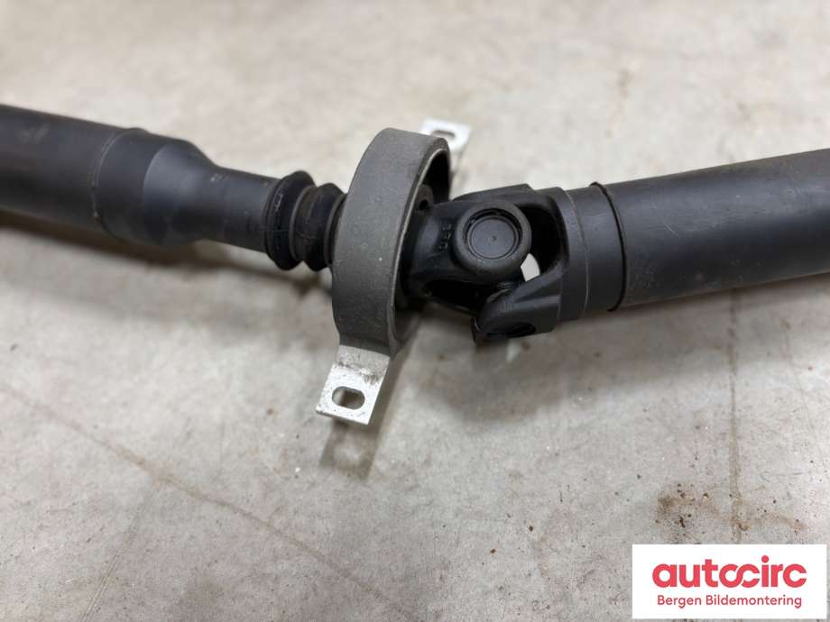 Mellomaksel til BMW 3-Serie 2005-2011 (E90/E91/E92/E93) (E90/E91/E92/E93) (BMW|26 10 7 551 199|)