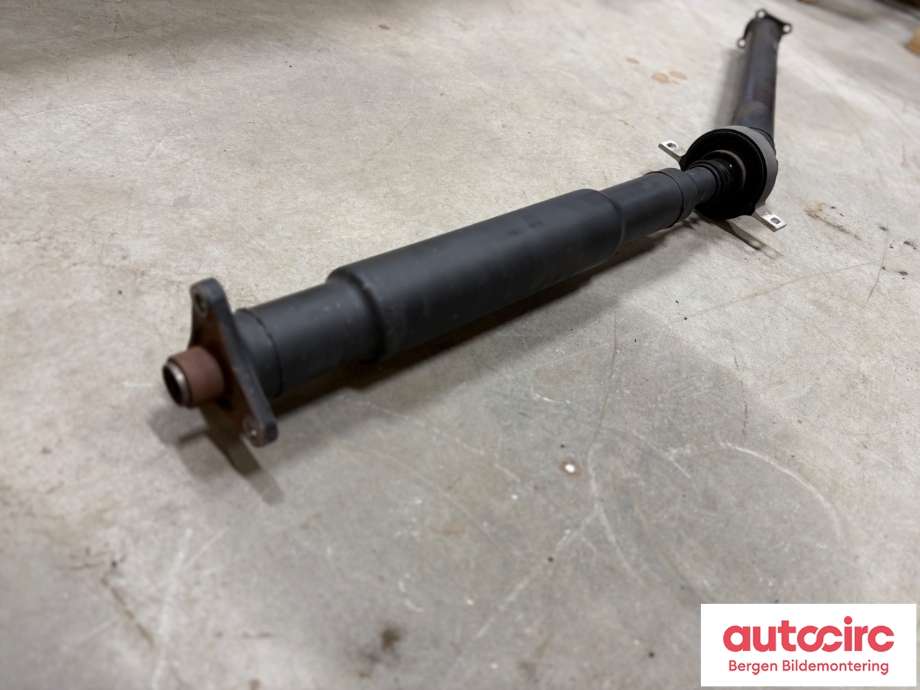 Mellomaksel til BMW 3-Serie 2005-2011 (E90/E91/E92/E93) (E90/E91/E92/E93) (BMW|26 10 7 551 199|)