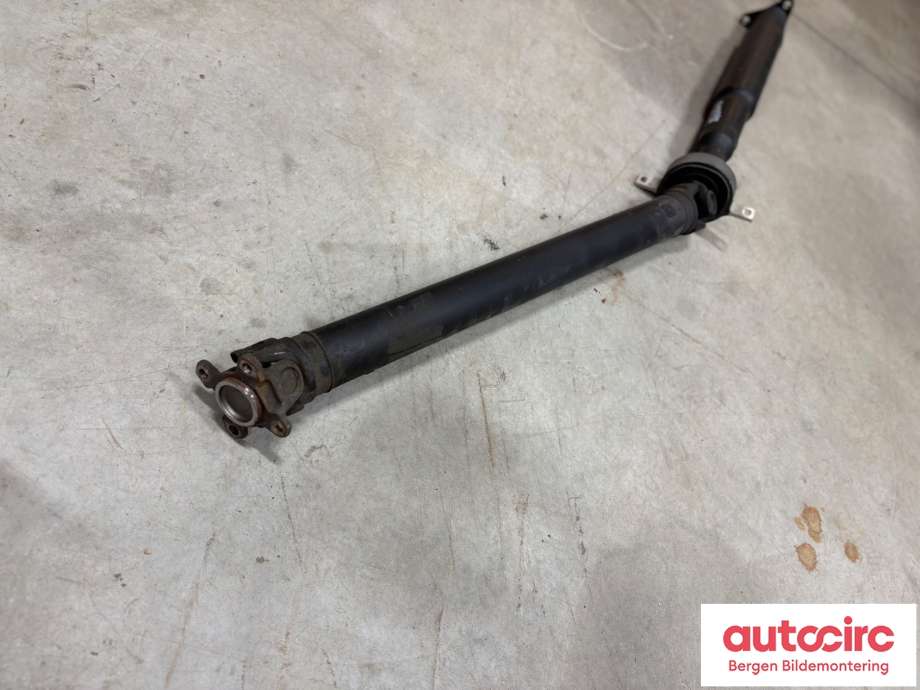 Mellomaksel til BMW 3-Serie 2005-2011 (E90/E91/E92/E93) (E90/E91/E92/E93) (BMW|26 10 7 551 199|)