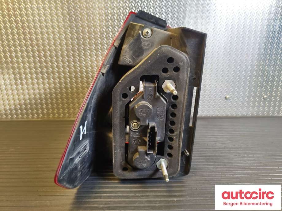 Baklykt høyre til Ford Galaxy 2010-2015 (Type III, Fase 2)  (FORD|1746085|AM21-13404-EG|)