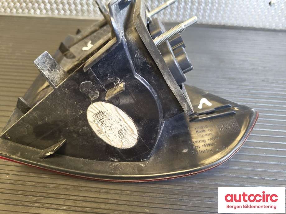 Baklykt venstre til Ford Galaxy 2010-2015 (Type III, Fase 2)  (FORD|1746086|AM21-13405-EG|)