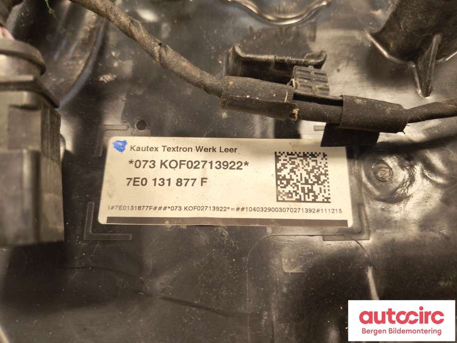 Diverse deler til VW Transporter / Caravelle 2015-2019 (T6) (T6) (VOLKSWAGEN|7E0 131 877 H|)