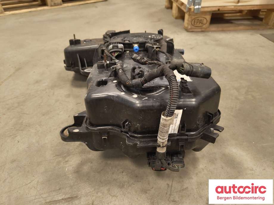 Diverse deler til VW Transporter / Caravelle 2015-2019 (T6) (T6) (VOLKSWAGEN|7E0 131 877 H|)