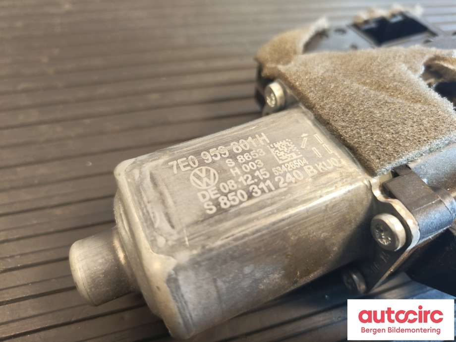 Ruteheis venstre til VW Transporter / Caravelle 2015-2019 (T6) (T6) (VOLKSWAGEN|7E0 959 801 N||7E0 959 801 H)