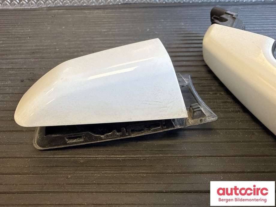 Dørhåndtak utv høyre til Land Rover Range Rover, Evoque 2011-2019 (Type I)  (LAND-ROVER|EJ3222400BB8LML|LR061201|)