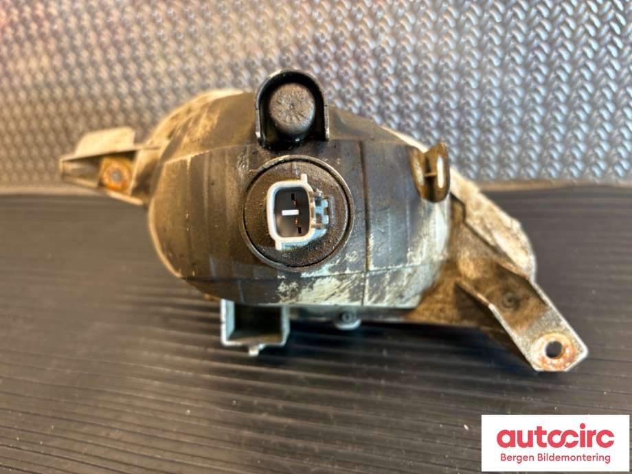 Baklykt fra støtfanger til Toyota Yaris 2012-2014 (Type III, Fase 1)  (TOYOTA|815910D190|)