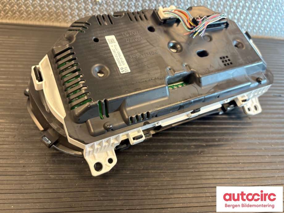 Speedometer til Toyota Yaris 2012-2014 (Type III, Fase 1)  (TOYOTA|838000U390|)