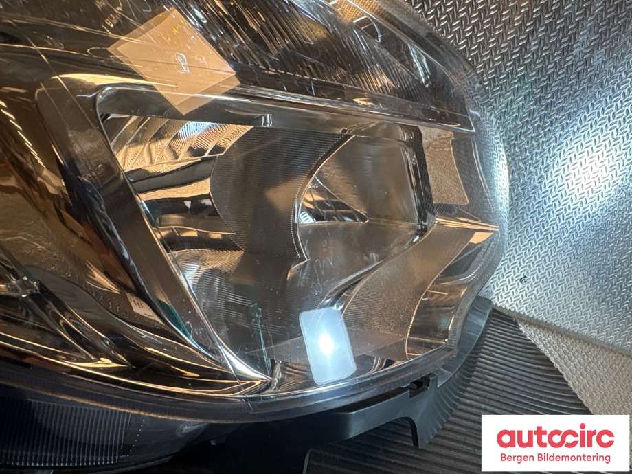 Frontlykt høyre halogen til Opel Mokka 2012-2016 (Type I, Fase 1)  (OPEL|95095497|)