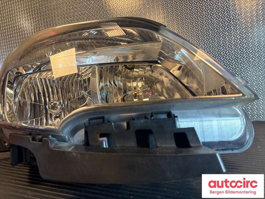 Frontlykt høyre halogen til Opel Mokka 2012-2016 (Type I, Fase 1)  (OPEL|95095497|)