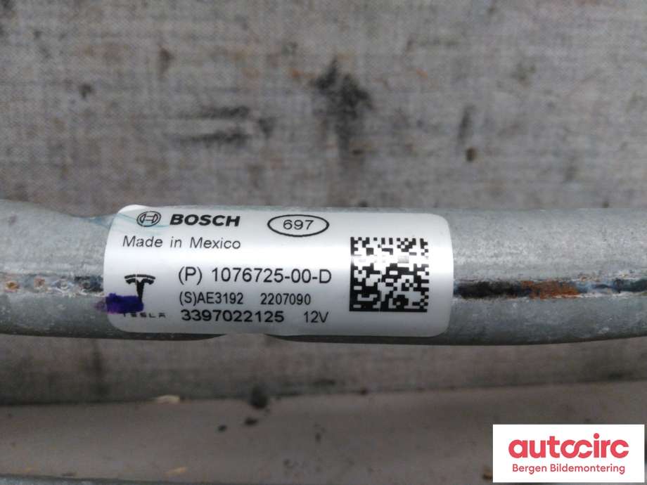 Viskermotor frontrute til Tesla Model 3 2018-2023 (Fase 1)  (TESLA|1076725-00-D|)