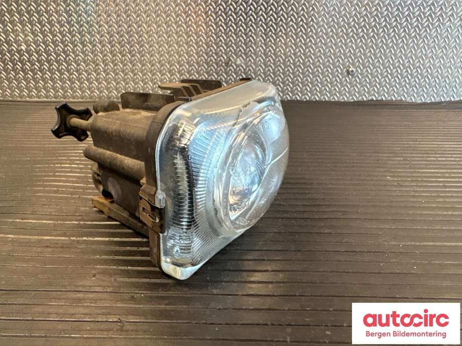 Tåkelykt venstre foran til Subaru Legacy 2003-2007 (Type IV, Fase 1) (SUBARU|84501FE250|)
