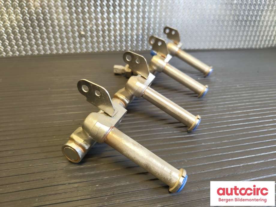 Dyseskinne (fuelrail) til Volvo V40 2012-2019  (VOLVO|32135229|32203286|)