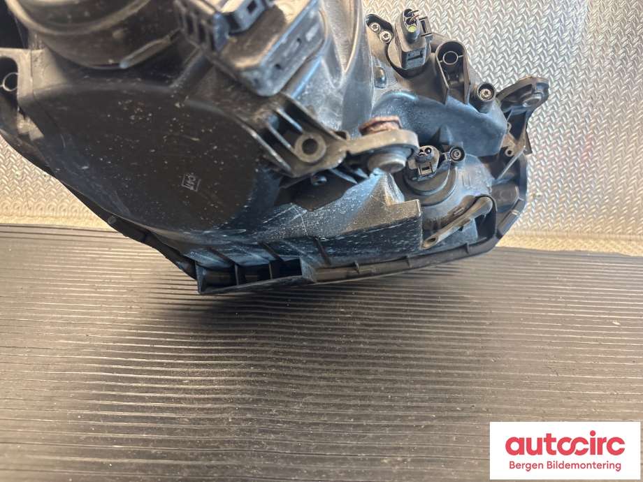 Frontlykt venstre halogen til VW E-Up 2013-2019  (VOLKSWAGEN|1S1 941 015 N|)