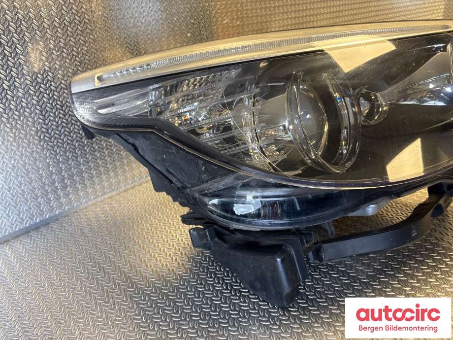 Frontlykt høyre halogen til BMW 5-Serie 2003-2010 (E60/E61) (E60/E61) (BMW|63 12 7 177 752|)