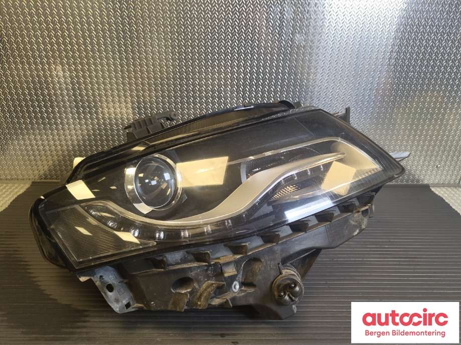 Frontlykt høyre xenon til Audi A4 2007-2014 (Type IV) (B8) (B8) (AUDI|8K0 941 030 AJ|)